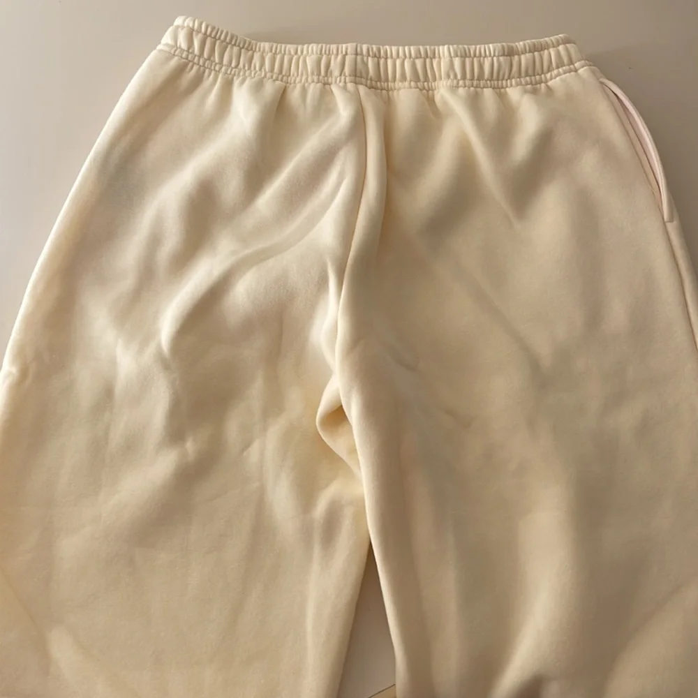 Edikted Butter Yellow Sweatpants - Picture 6 of 6